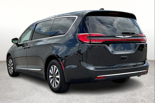 2023 Chrysler Pacifica Hybrid Limited