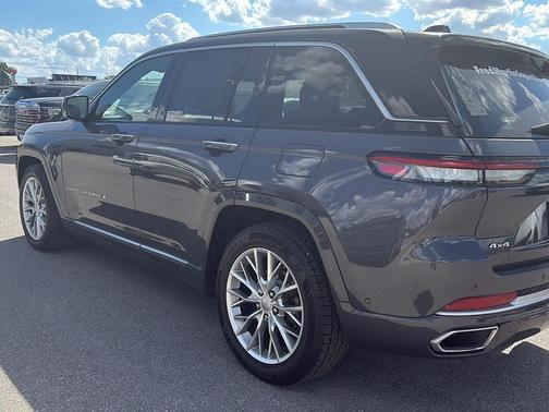 2023 Jeep Grand Cherokee Summit
