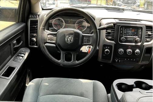 2017 RAM 2500 Tradesman Crew Cab 4x4 6'4' Box
