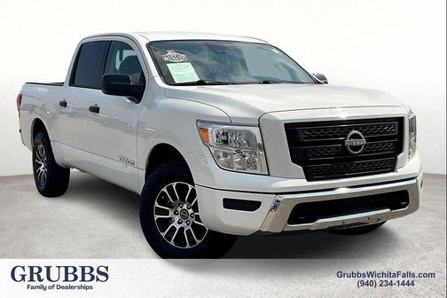 2023 Nissan Titan SV