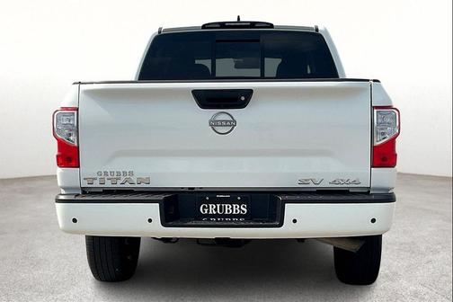 2023 Nissan Titan SV