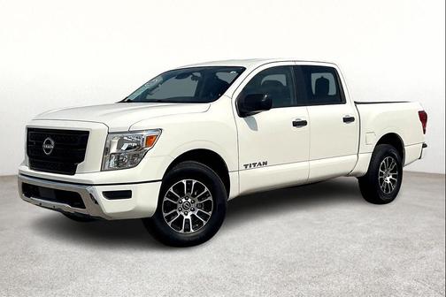2023 Nissan Titan SV