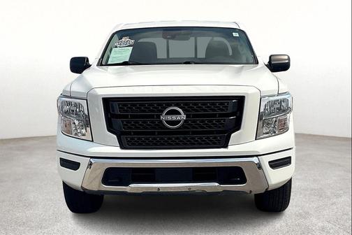 2023 Nissan Titan SV