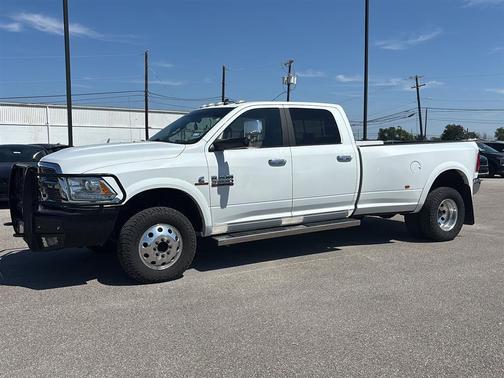 2018 RAM 3500 Laramie Crew Cab 4x4 8' Box