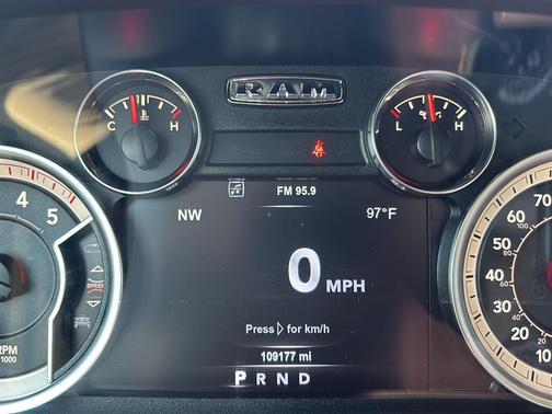 2018 RAM 3500 Laramie Crew Cab 4x4 8' Box