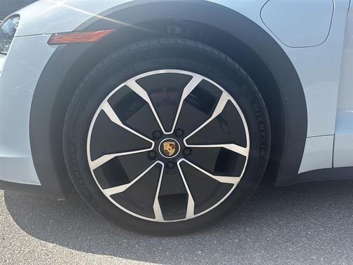 2022 Porsche Taycan 4