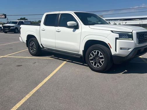 2024 Nissan Frontier SL