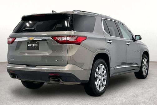 Pepperdust Metallic 2018 Chevrolet Traverse Premier
