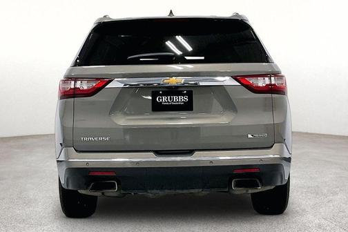 Pepperdust Metallic 2018 Chevrolet Traverse Premier
