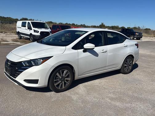 2024 Nissan Versa 1.6 SV