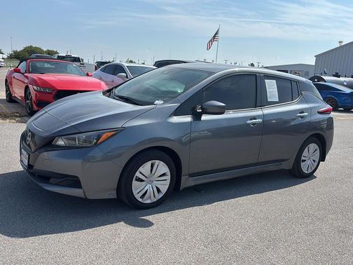 2025 Nissan Leaf S