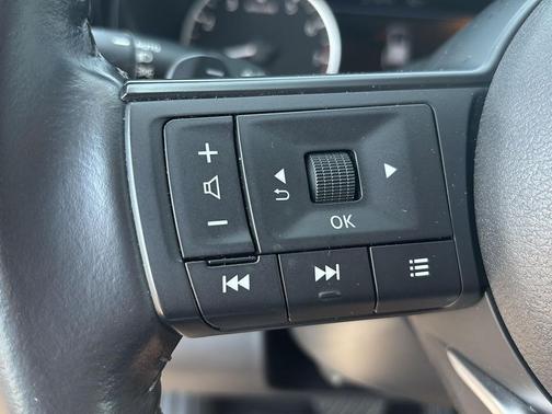 2024 Nissan Pathfinder SV FWD