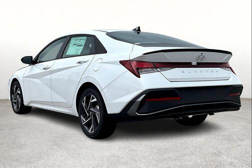 2025 Hyundai ELANTRA Sport