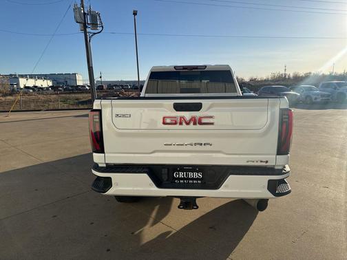 2024 GMC Sierra 2500 AT4