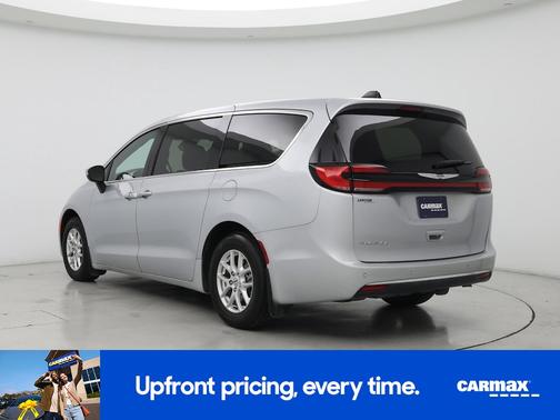 2023 Chrysler Pacifica Touring