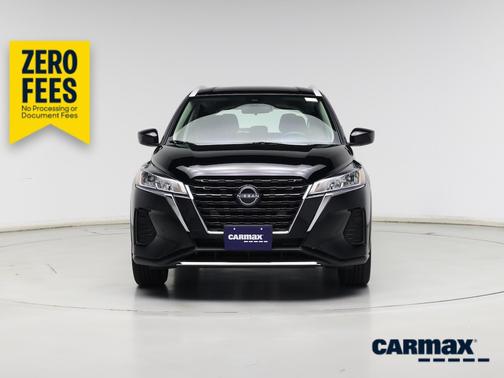 Black 2024 Nissan Kicks SV