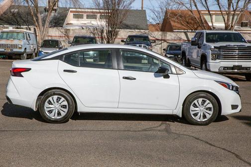 2024 Nissan Versa 1.6 S