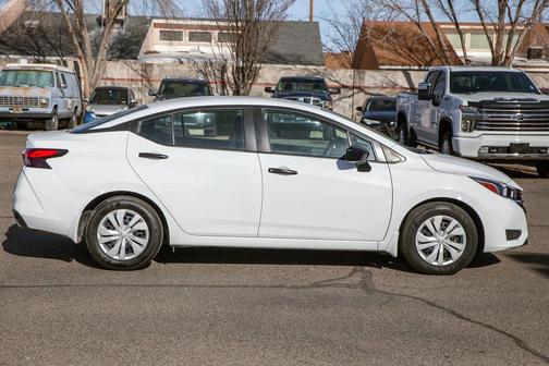2024 Nissan Versa 1.6 S