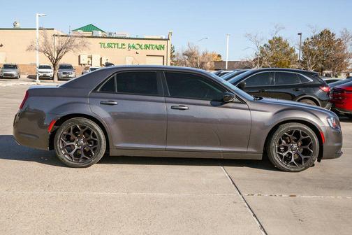 2019 Chrysler 300 Touring