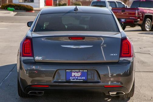 2019 Chrysler 300 Touring