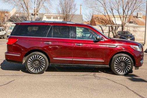 2018 Lincoln Navigator Black Label