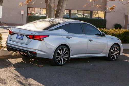 2020 Nissan Altima SR FWD