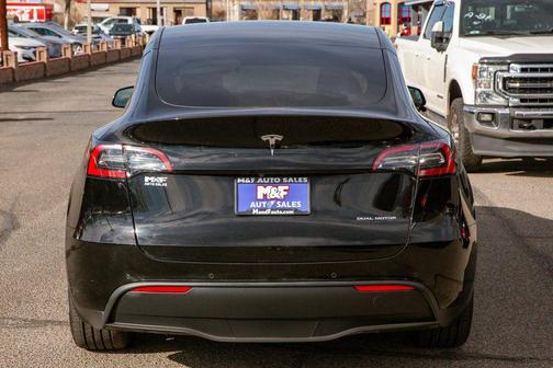 2022 Tesla Model Y Long Range Dual Motor All-Wheel Drive