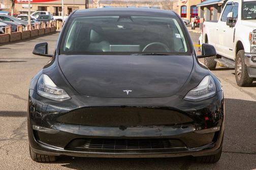 2022 Tesla Model Y Long Range Dual Motor All-Wheel Drive