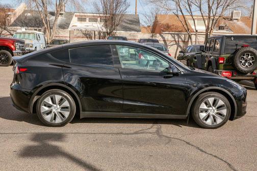 2022 Tesla Model Y Long Range Dual Motor All-Wheel Drive
