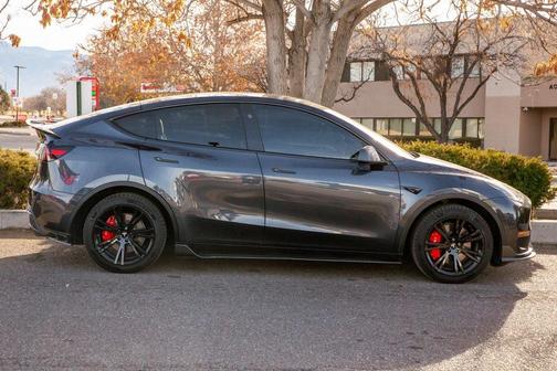 2024 Tesla Model Y Long Range Dual Motor All-Wheel Drive