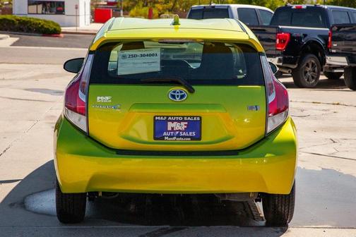 2016 Toyota Prius c One