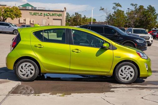 2016 Toyota Prius c One