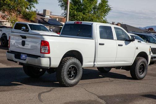 2020 RAM 2500 Tradesman Crew Cab 4X4 6'4' Box