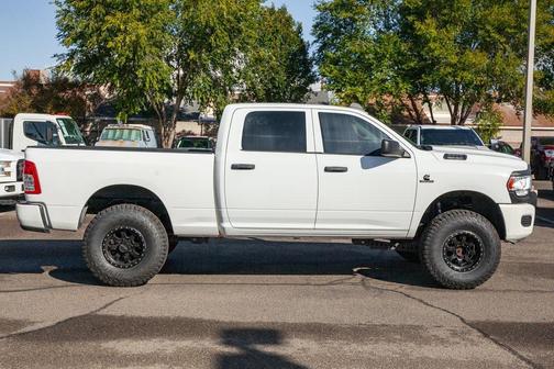 2020 RAM 2500 Tradesman Crew Cab 4X4 6'4' Box