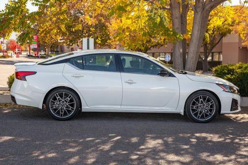 2023 Nissan Altima SR VC-Turbo FWD