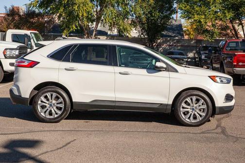 2022 Ford Edge Titanium
