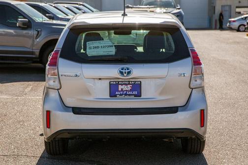 Classic Silver Metallic 2017 Toyota Prius v Five