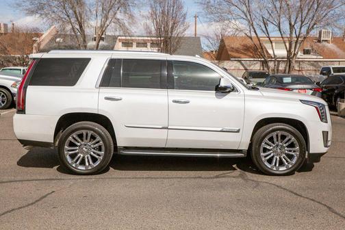 2019 Cadillac Escalade Luxury