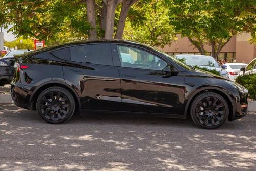 2024 Tesla Model Y Long Range Dual Motor All-Wheel Drive