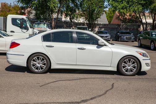 2012 Hyundai Genesis 3.8