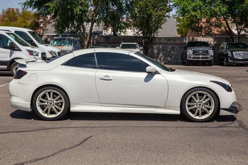 2014 INFINITI Q60 Base