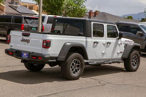 Bright White Clearcoat 2025 Jeep Gladiator Rubicon