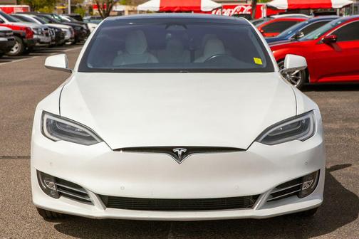 Pearl White Multi-Coat 2019 Tesla Model S 100D