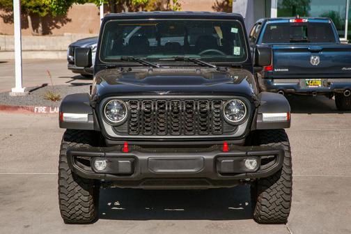 Black Clearcoat 2024 Jeep Gladiator Rubicon