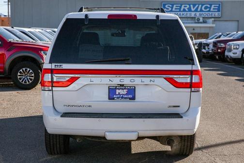 2015 Lincoln Navigator Base