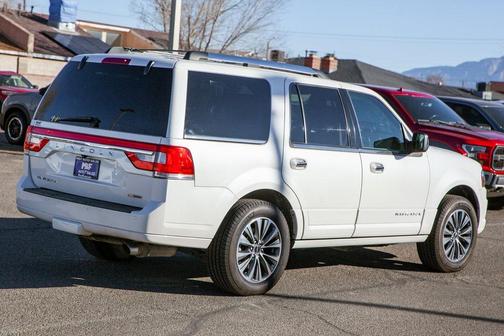 2015 Lincoln Navigator Base