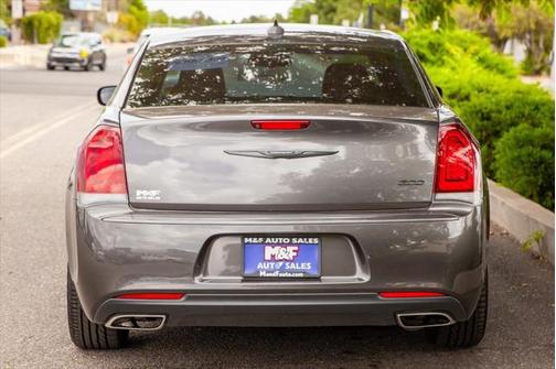 2020 Chrysler 300 Touring