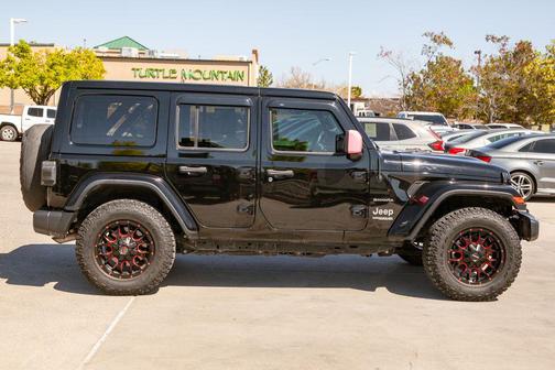 Black Clearcoat 2020 Jeep Wrangler Unlimited Sahara