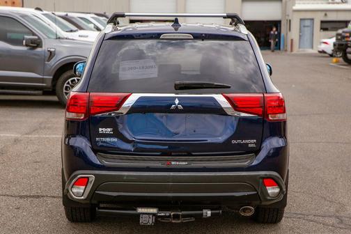 Cosmic Blue Metallic 2017 Mitsubishi Outlander SE