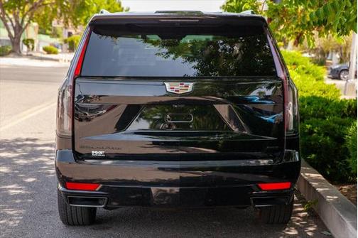 2022 Cadillac Escalade Sport